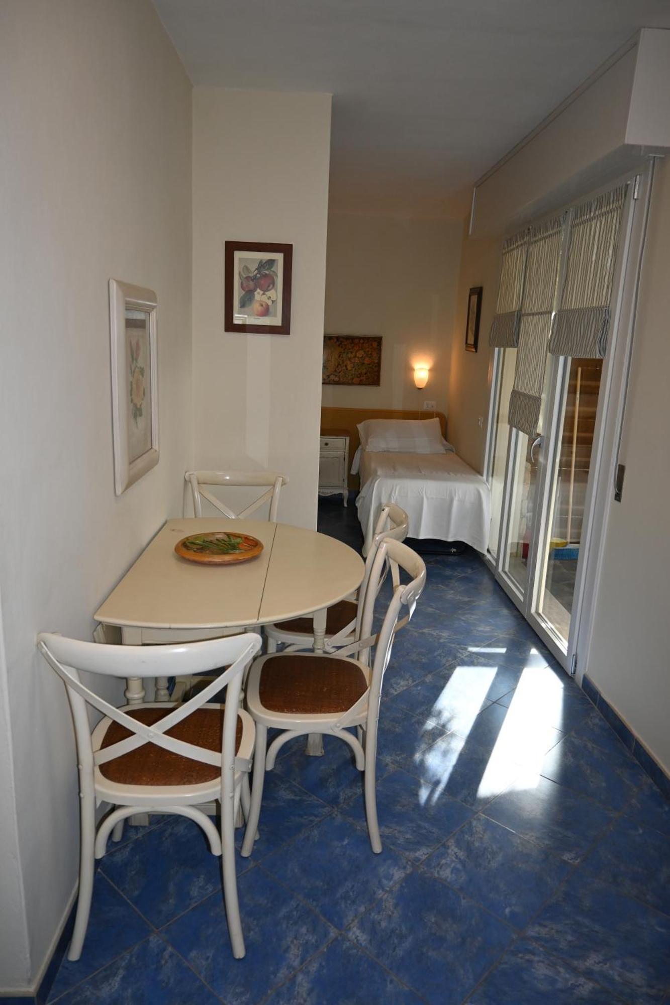 Residence Il Mandorlo Lacona Exterior photo